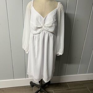 Chic White Long Sleeve Dress